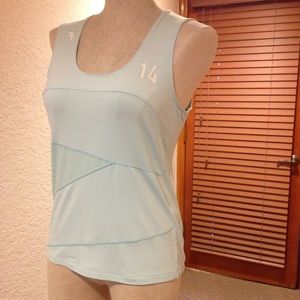 Victoria's Secret Sport Top 💙 size medium